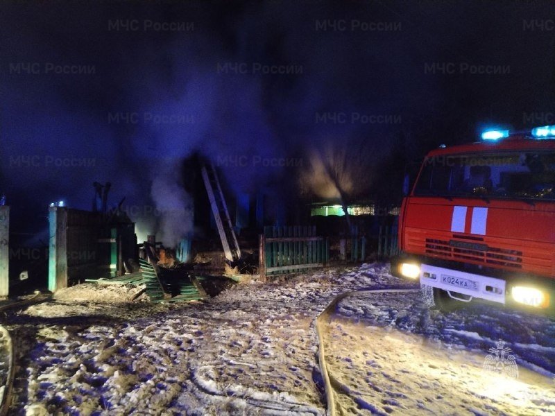 При пожаре в Улетовском районе погибли два человека